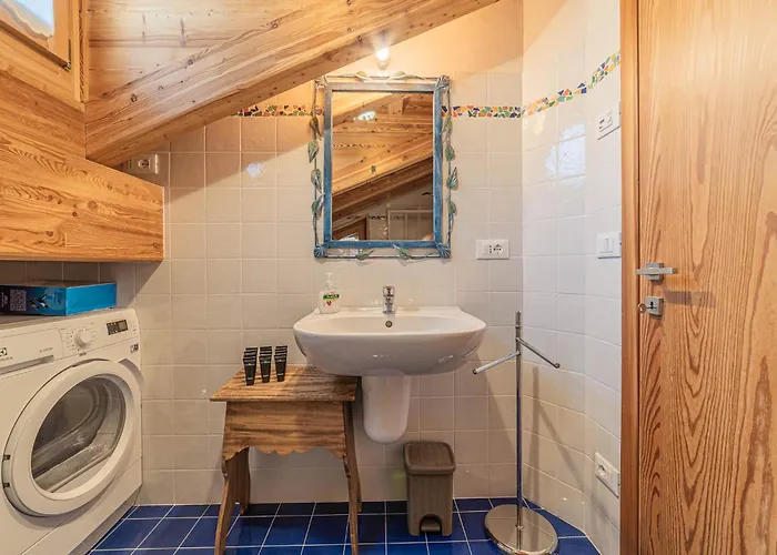 Chalet Dolomites Heart Feder